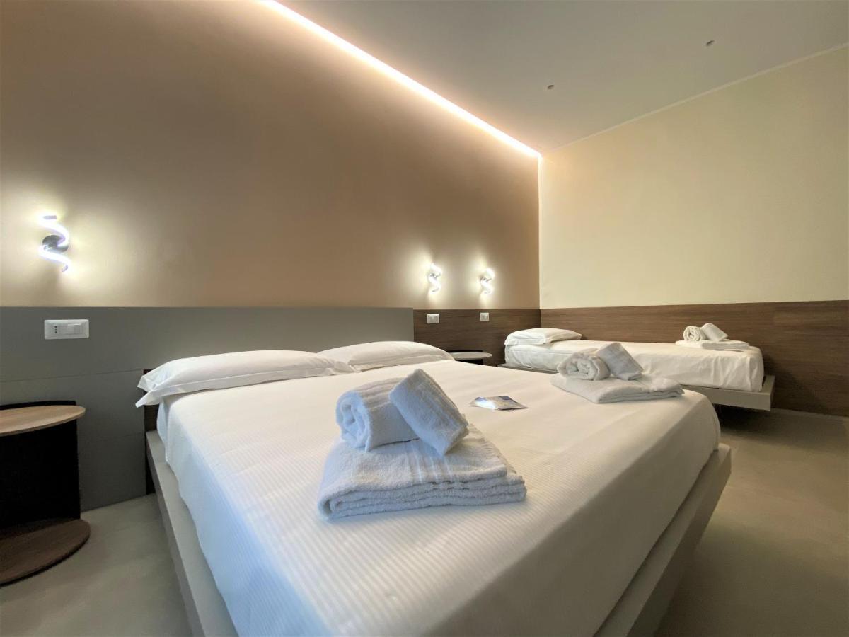 Levante Apartment And Room Bari Exterior foto