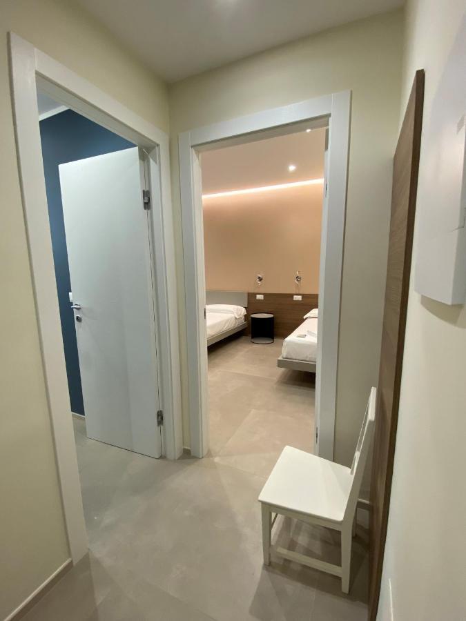 Levante Apartment And Room Bari Exterior foto