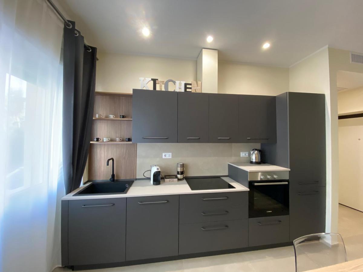 Levante Apartment And Room Bari Exterior foto
