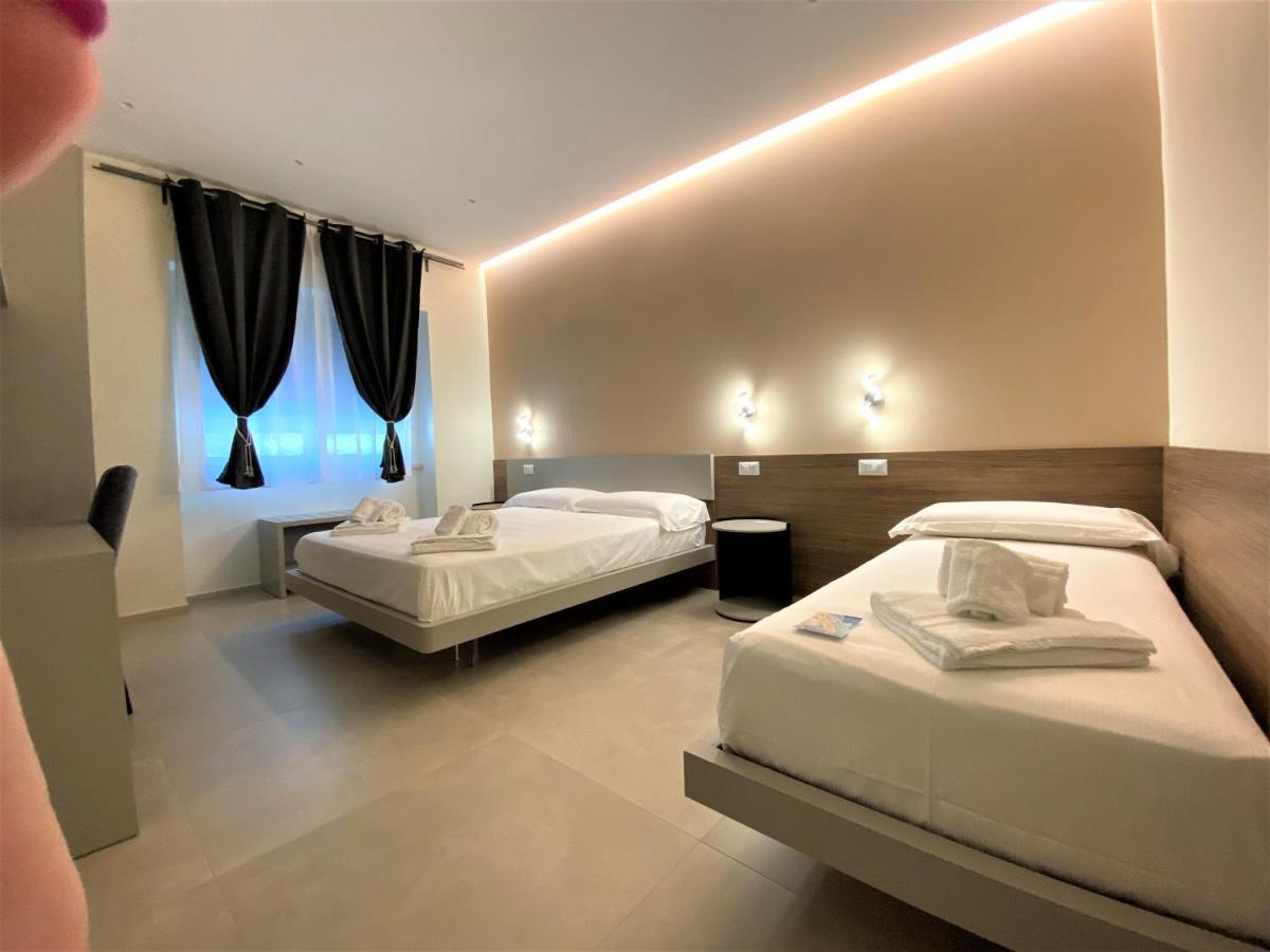 Levante Apartment And Room Bari Exterior foto