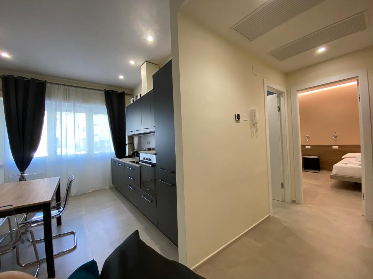Levante Apartment And Room Bari Exterior foto