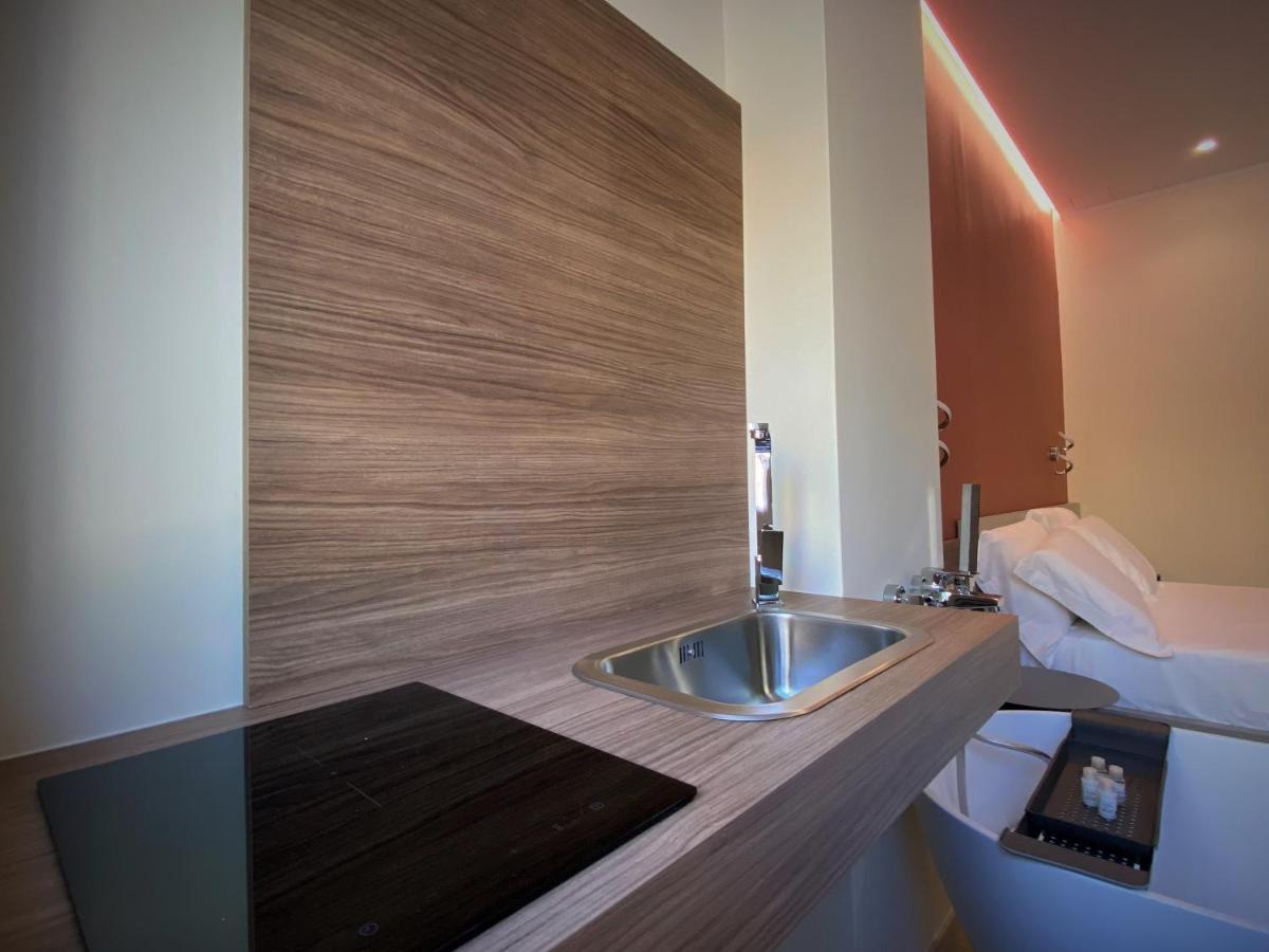 Levante Apartment And Room Bari Exterior foto
