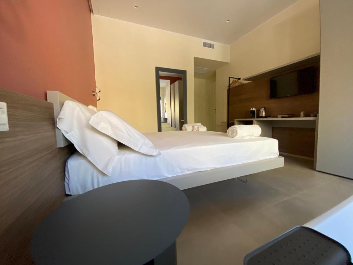 Levante Apartment And Room Bari Exterior foto