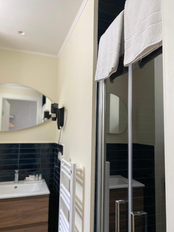 Levante Apartment And Room Bari Exterior foto